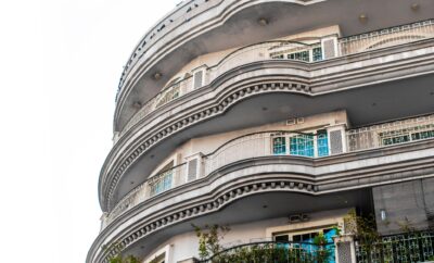 Azizi Riviera 35, Meydan