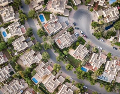 Emirates Hills Villas, Emirates Living