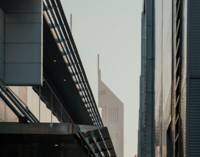Azizi Riviera 14, Meydan