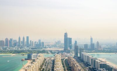 Azizi Riviera 9, Meydan