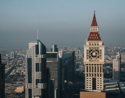 Azizi Riviera 3, Meydan