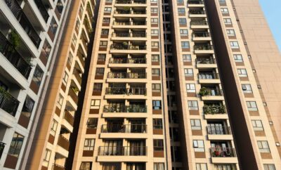 Azizi Riviera 47, Meydan