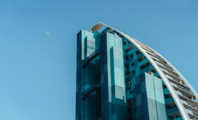 Azizi Riviera 38, Meydan