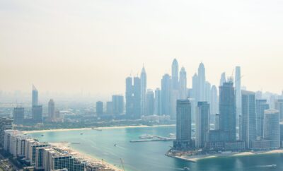 Azizi Riviera 69, Meydan