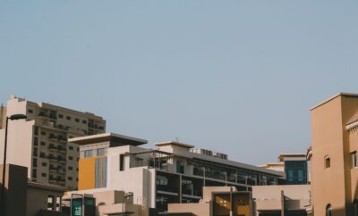 Azizi Riviera 2, Meydan